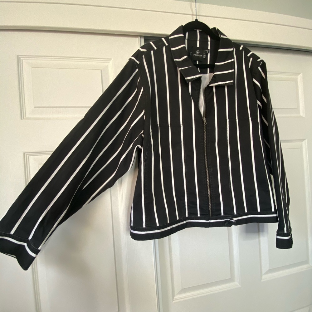 Women’s plus size jacket - Picture 2 of 4
